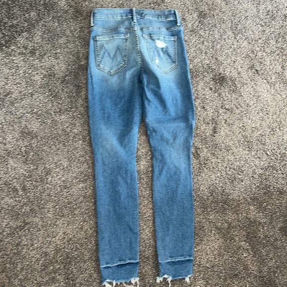 MOTHER High Waisted Looker Ankle Chew Jeans in Push the Envelope inseam 29”. - Picture 8 of 17